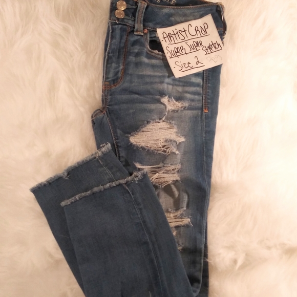 American Eagle Distressed Cropped Jeans Size 2 - Picture 6 of 7